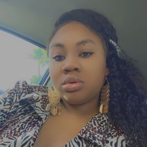 Meet your Posher, Davencia